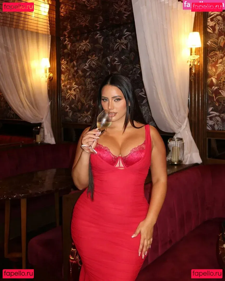 Yasmine MInovski Onlyfans Photo Gallery 