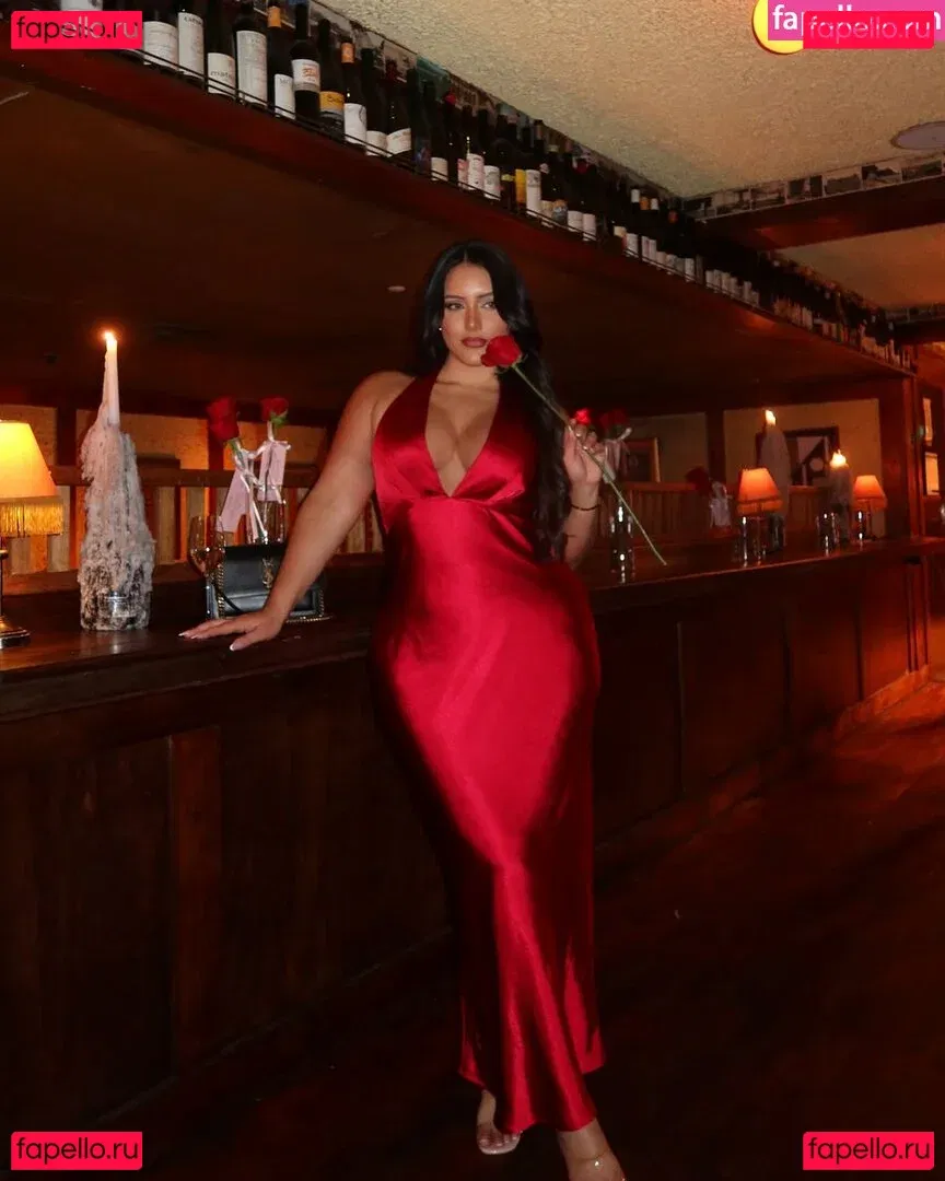 Yasmine MInovski Onlyfans Photo Gallery 