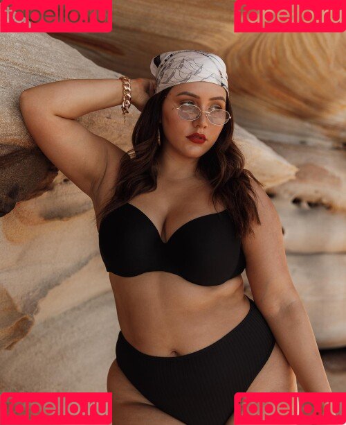 Yasmine MInovski Onlyfans Photo Gallery 