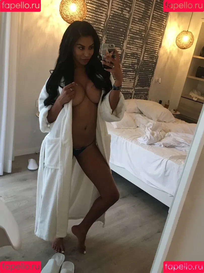 oliviaberzinc Onlyfans Photo Gallery 