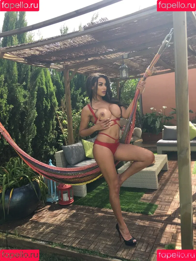 oliviaberzinc Onlyfans Photo Gallery 