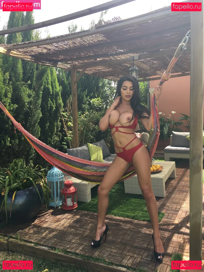 oliviaberzinc Onlyfans Photo Gallery 