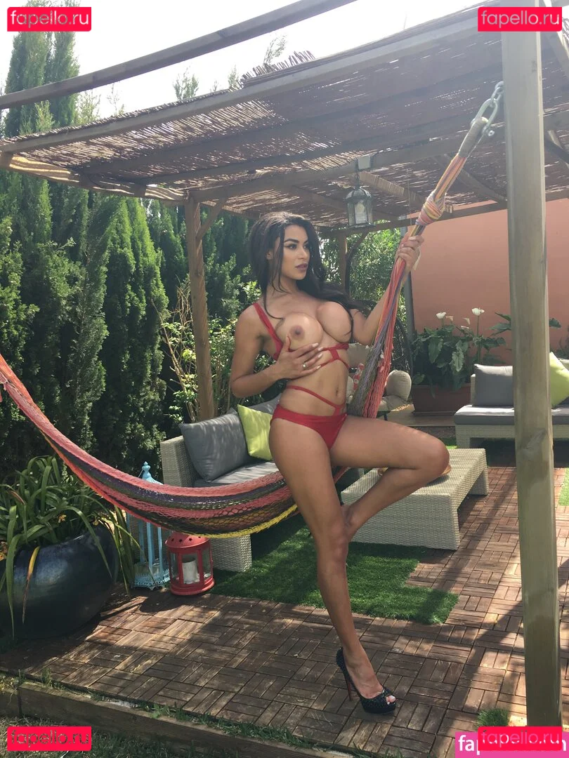 oliviaberzinc Onlyfans Photo Gallery 