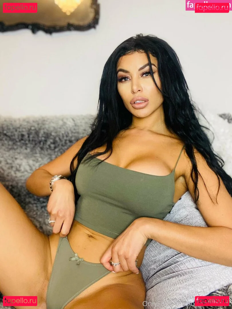 oliviaberzinc Onlyfans Photo Gallery 