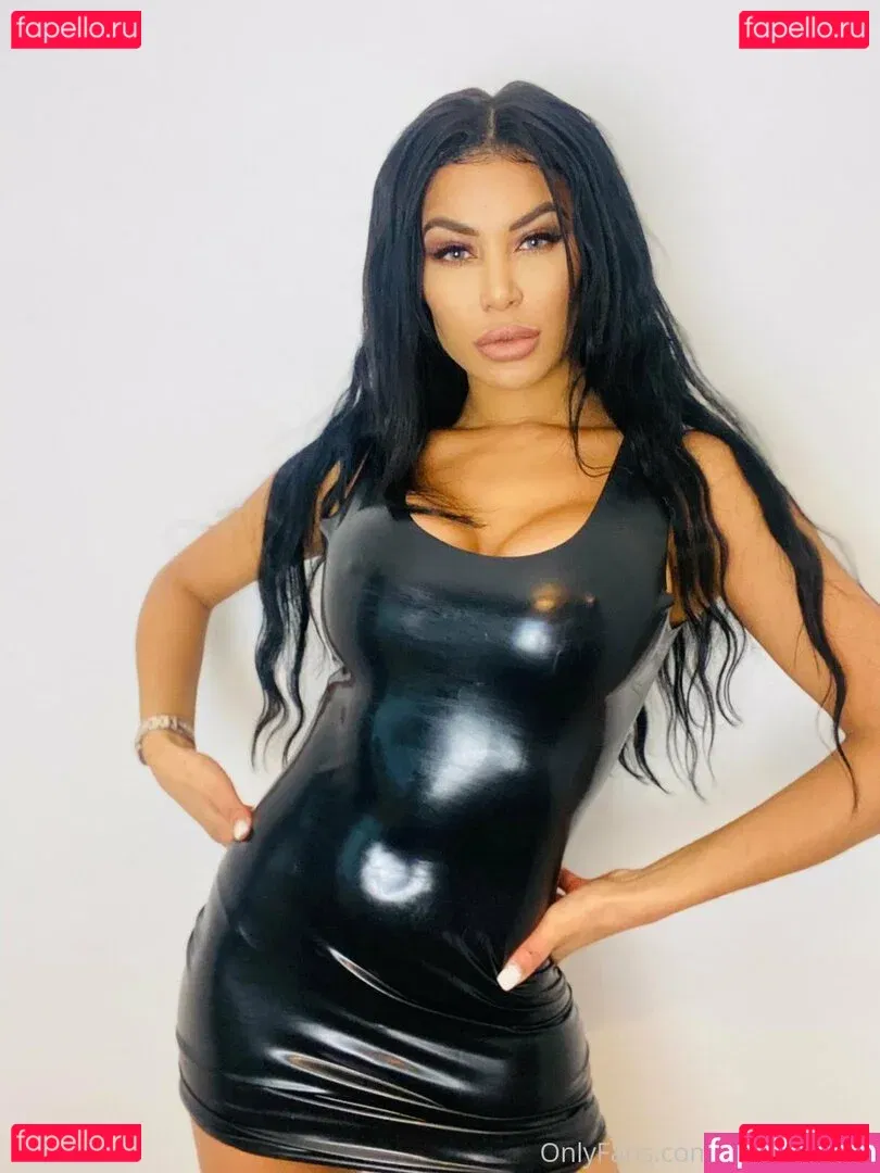 oliviaberzinc Onlyfans Photo Gallery 