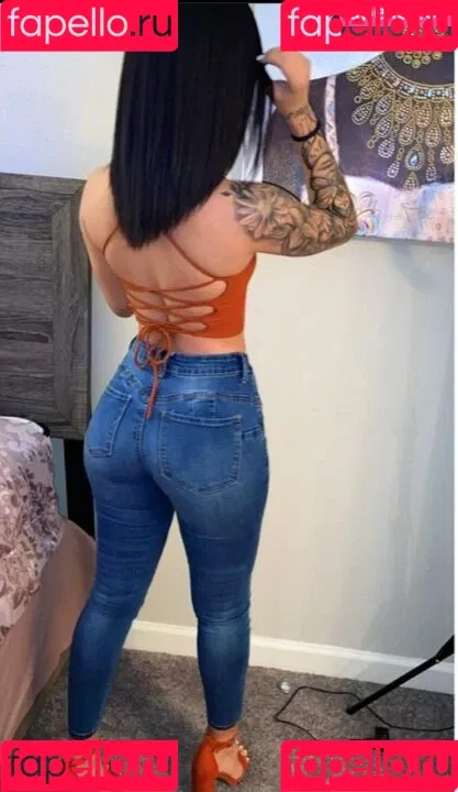 clauguzman Onlyfans Photo Gallery 