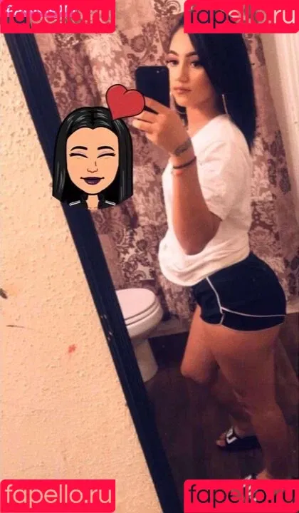 clauguzman Onlyfans Photo Gallery 