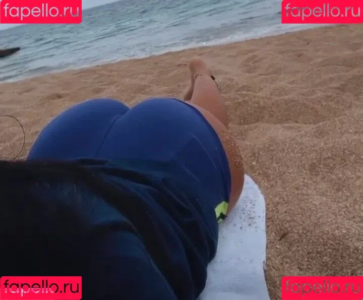 clauguzman Onlyfans Photo Gallery 
