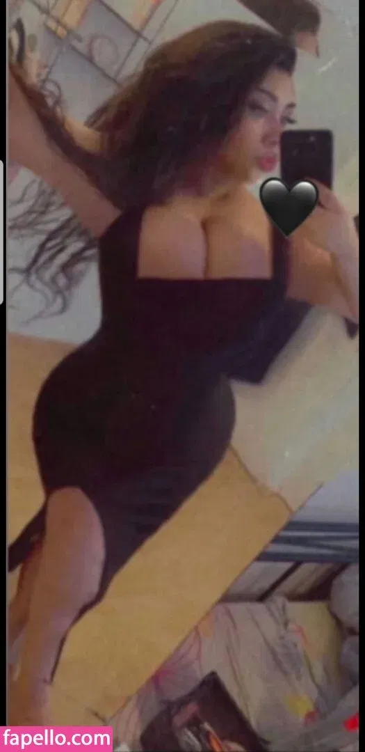 clauguzman Onlyfans Photo Gallery 