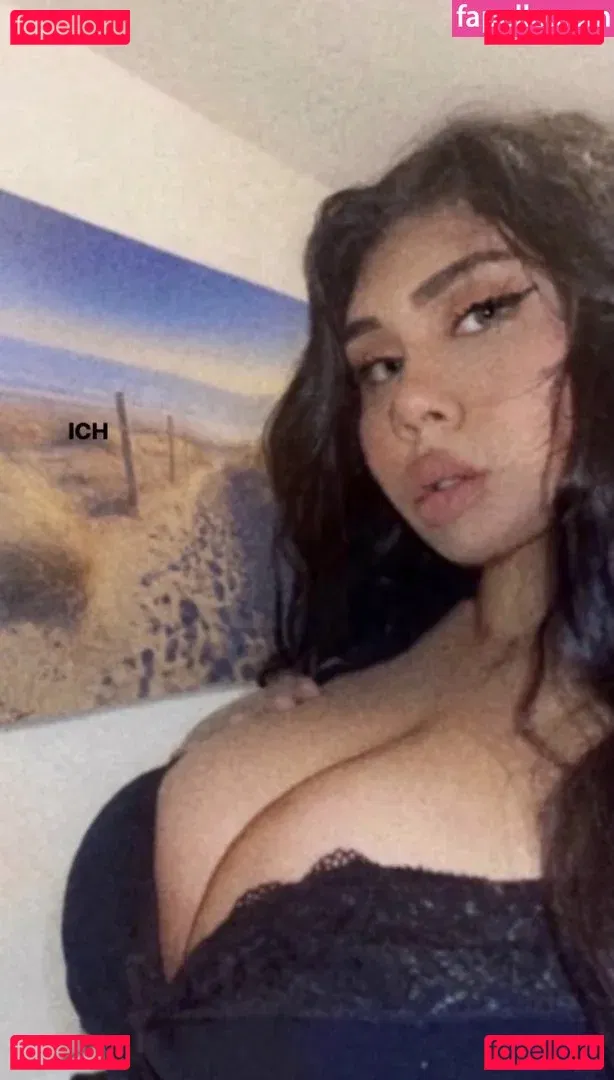 clauguzman Onlyfans Photo Gallery 