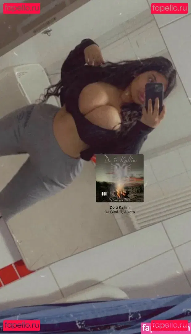 clauguzman Onlyfans Photo Gallery 