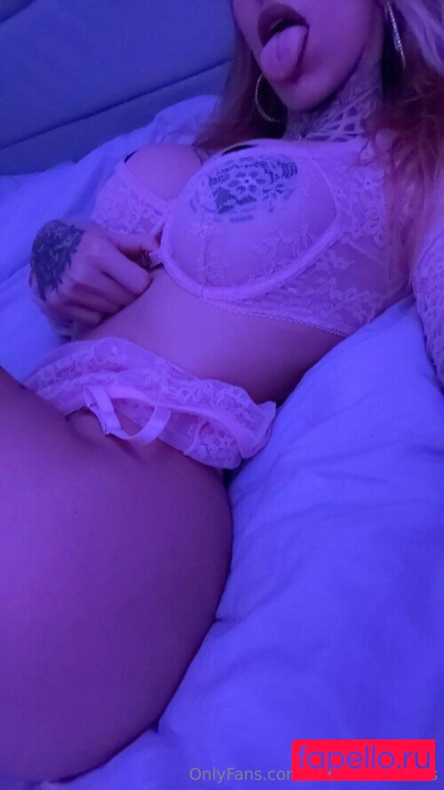 Missmushrooms Nude Onlyfans Photo 6