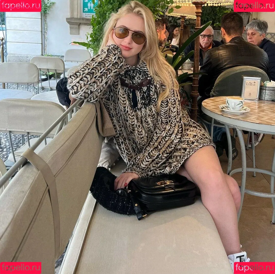 Kathryn Newton Onlyfans Photo Gallery 
