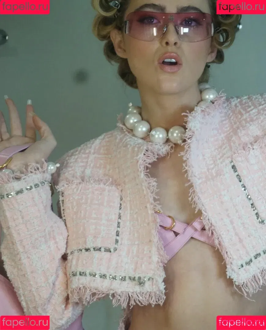 Kathryn Newton Onlyfans Photo Gallery 