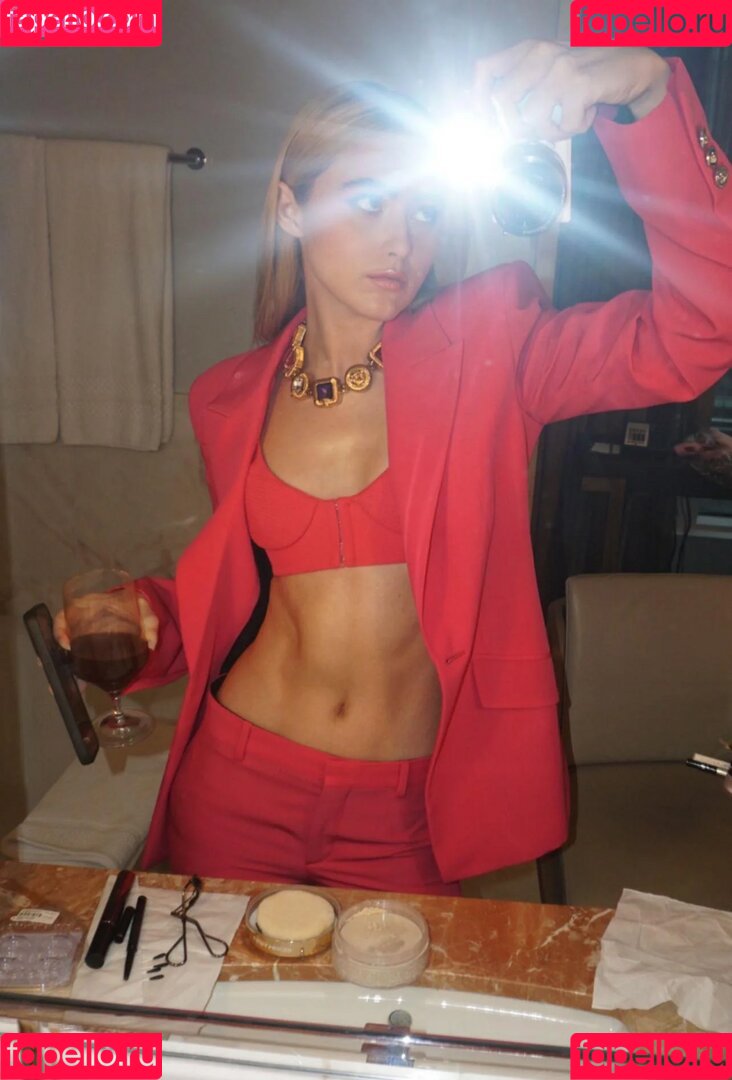 Kathryn Newton Onlyfans Photo Gallery 