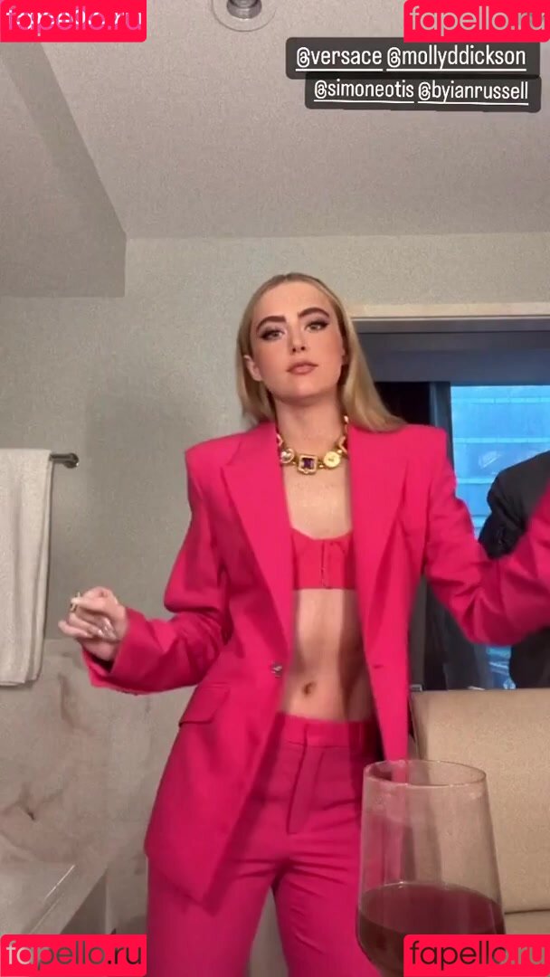 Kathryn Newton Onlyfans Photo Gallery 