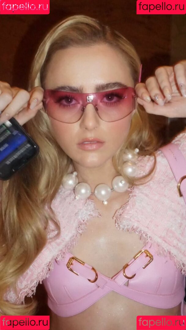 Kathryn Newton Onlyfans Photo Gallery 