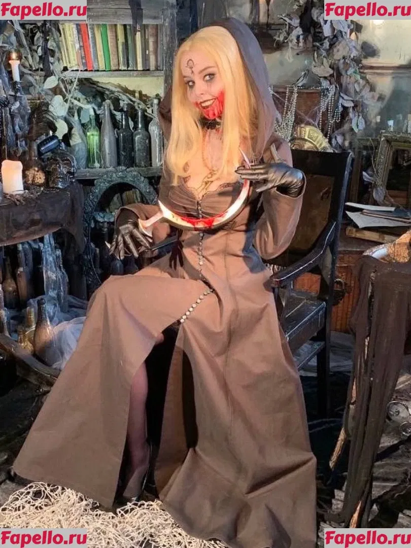Helly Valentine Onlyfans Photo Gallery 