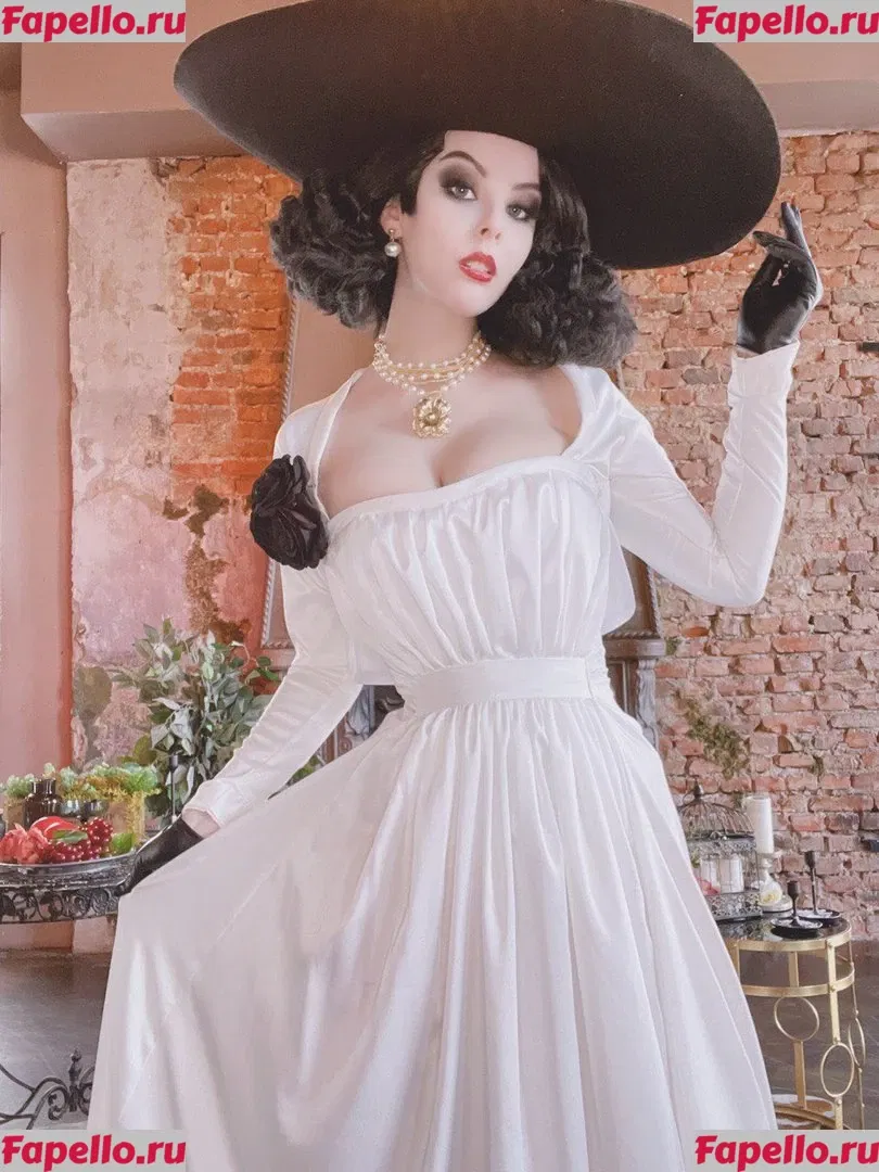Helly Valentine Onlyfans Photo Gallery 