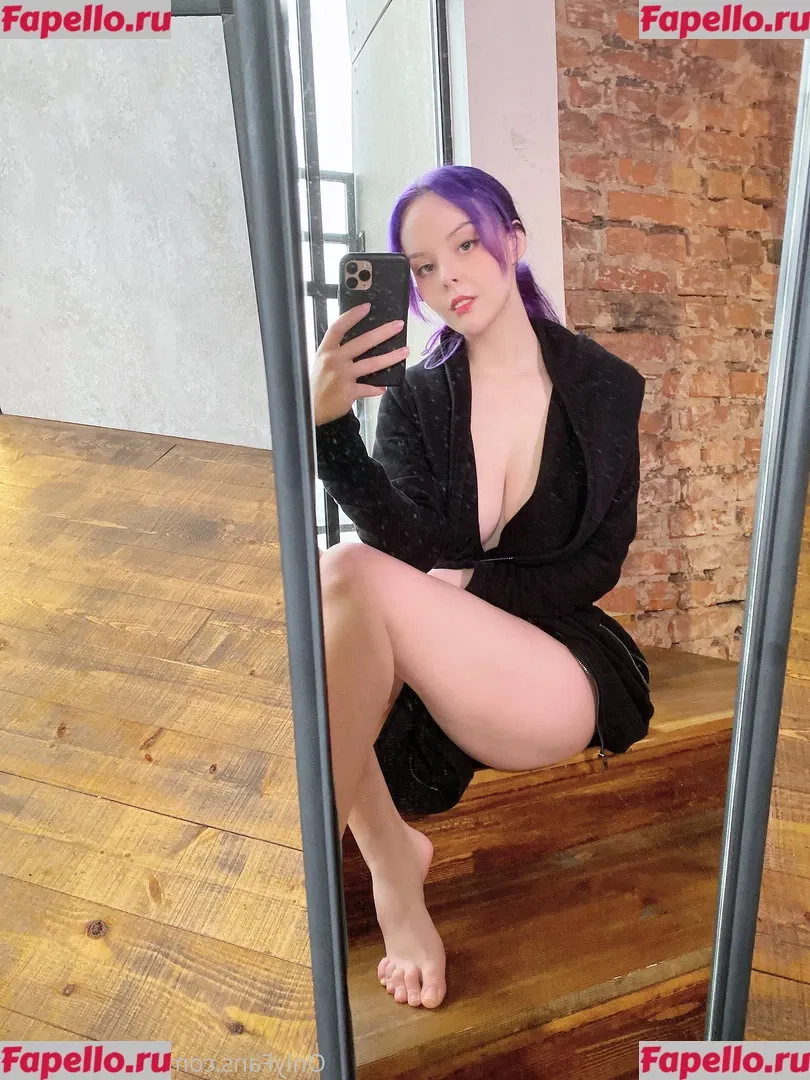 Helly Valentine Onlyfans Photo Gallery 