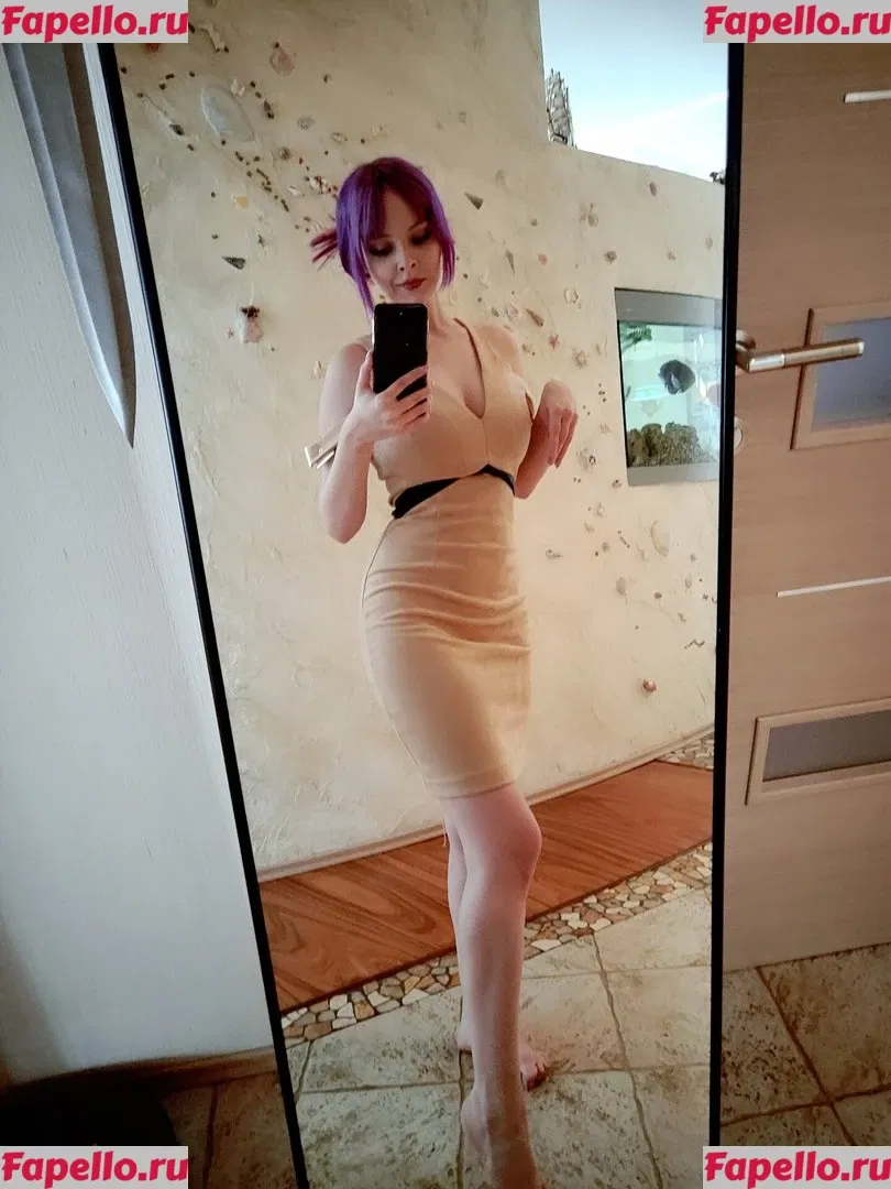 Helly Valentine Onlyfans Photo Gallery 