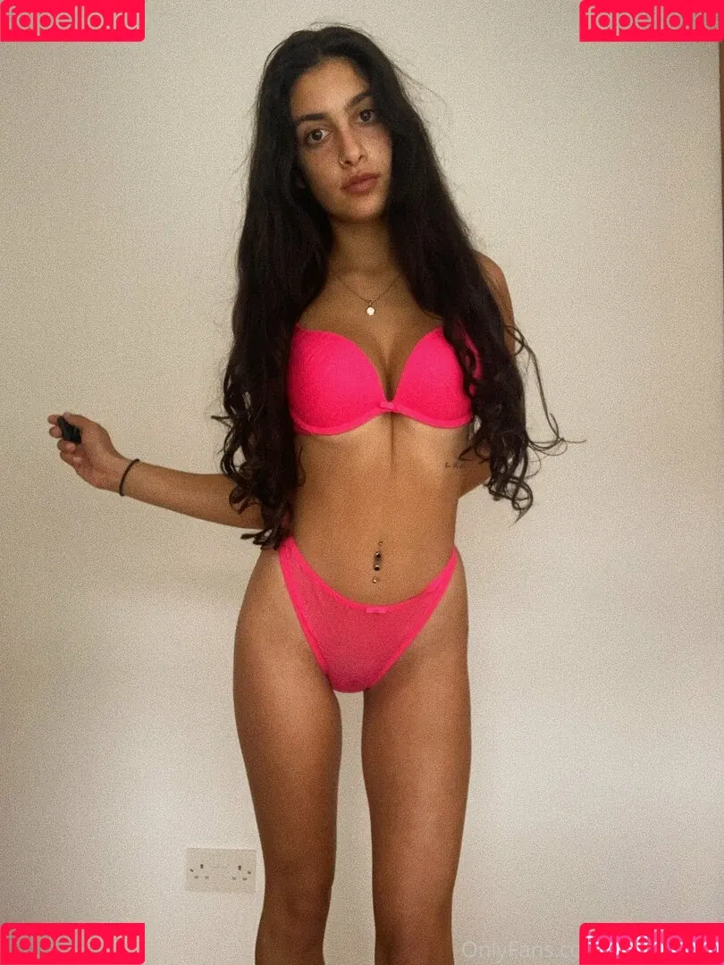 Ariakhan00 Onlyfans Photo Gallery 