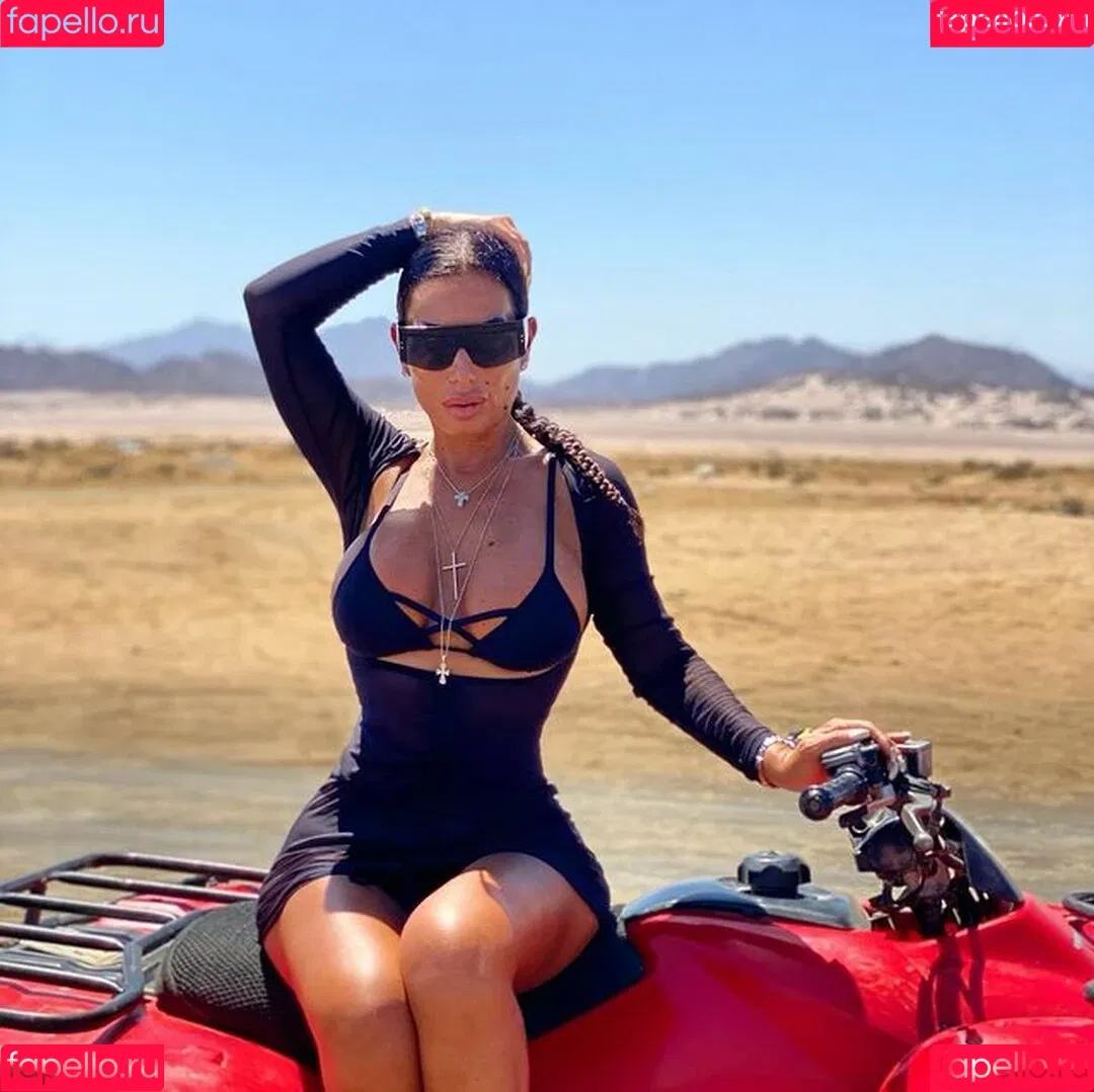 Silvia Iacucci Onlyfans Photo Gallery 