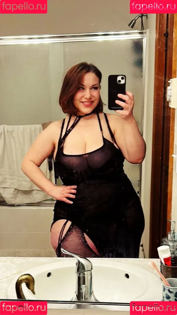 Mal Malloy Onlyfans Photo Gallery 