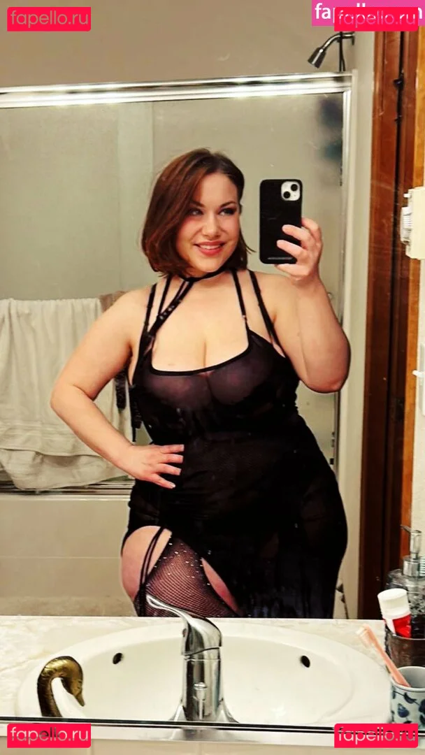 Mal Malloy Onlyfans Photo Gallery 