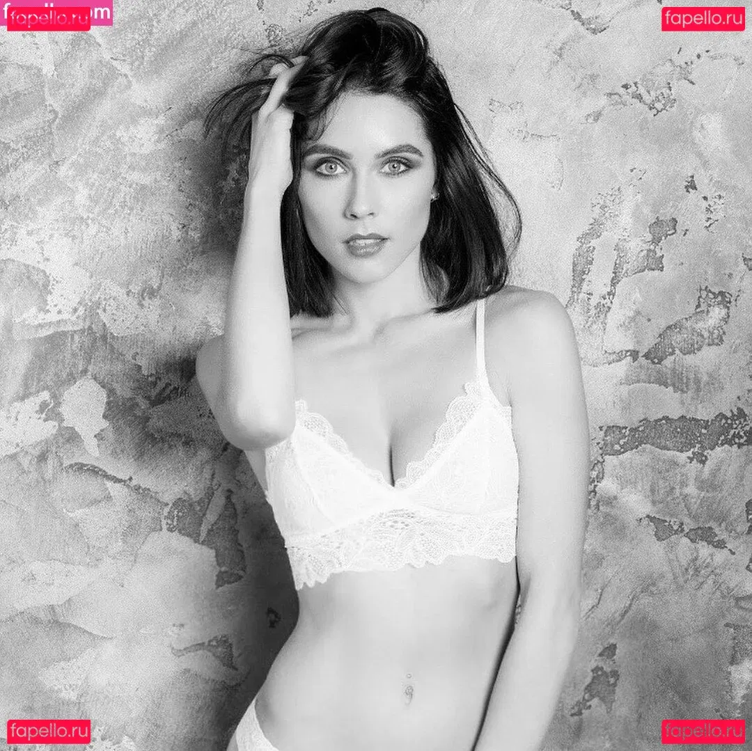 Emma Louise Onlyfans Photo Gallery 