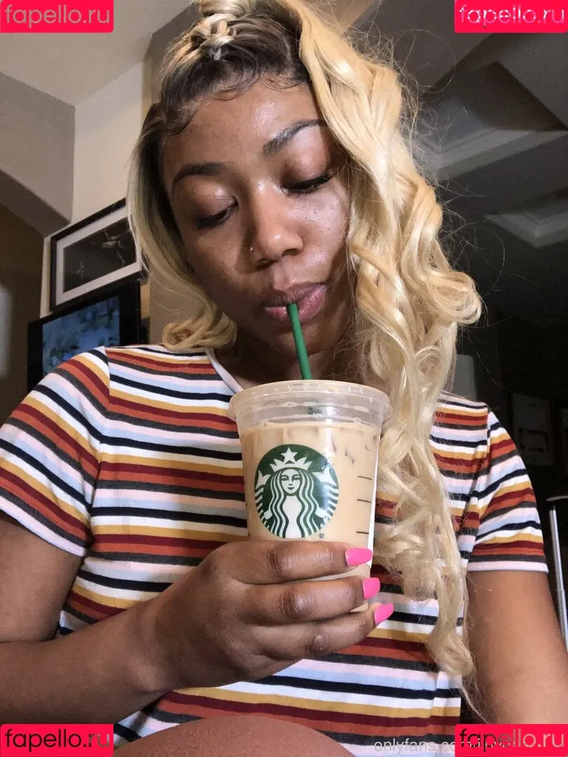 iluvchanell_ Onlyfans Photo Gallery 