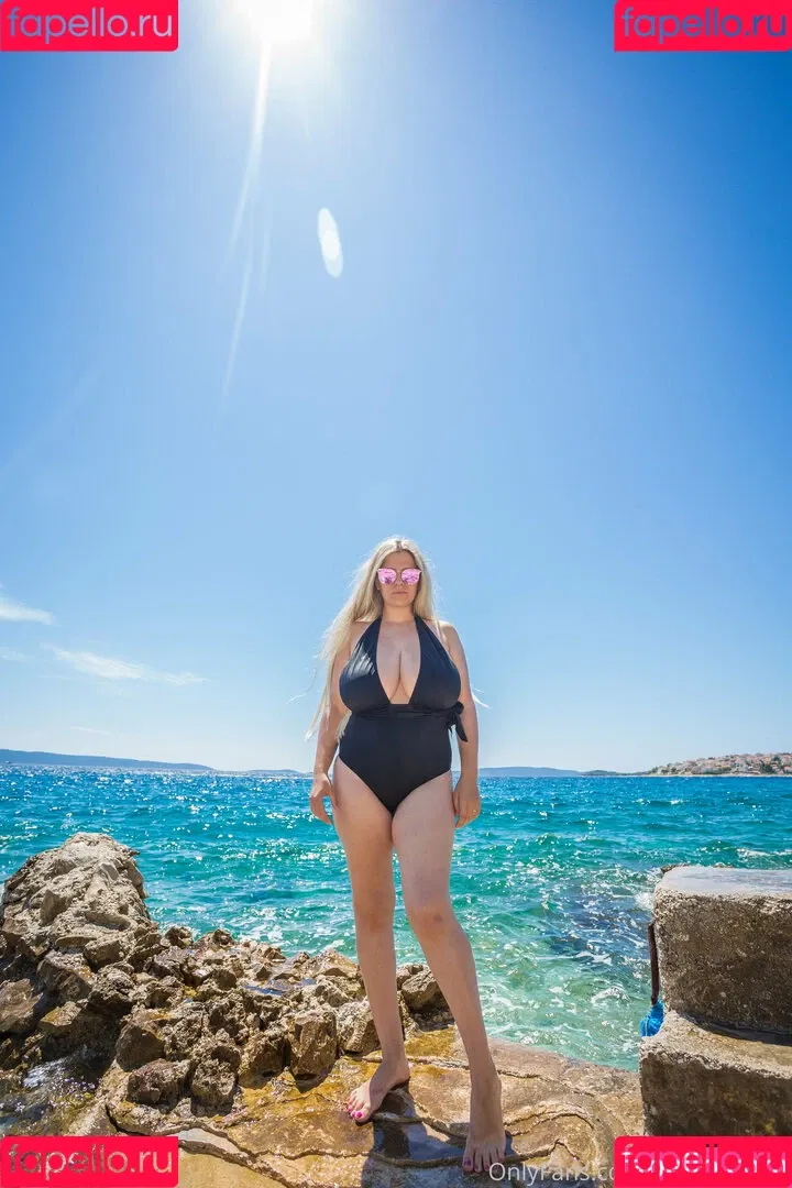 NinaPhoenix Onlyfans Photo Gallery 
