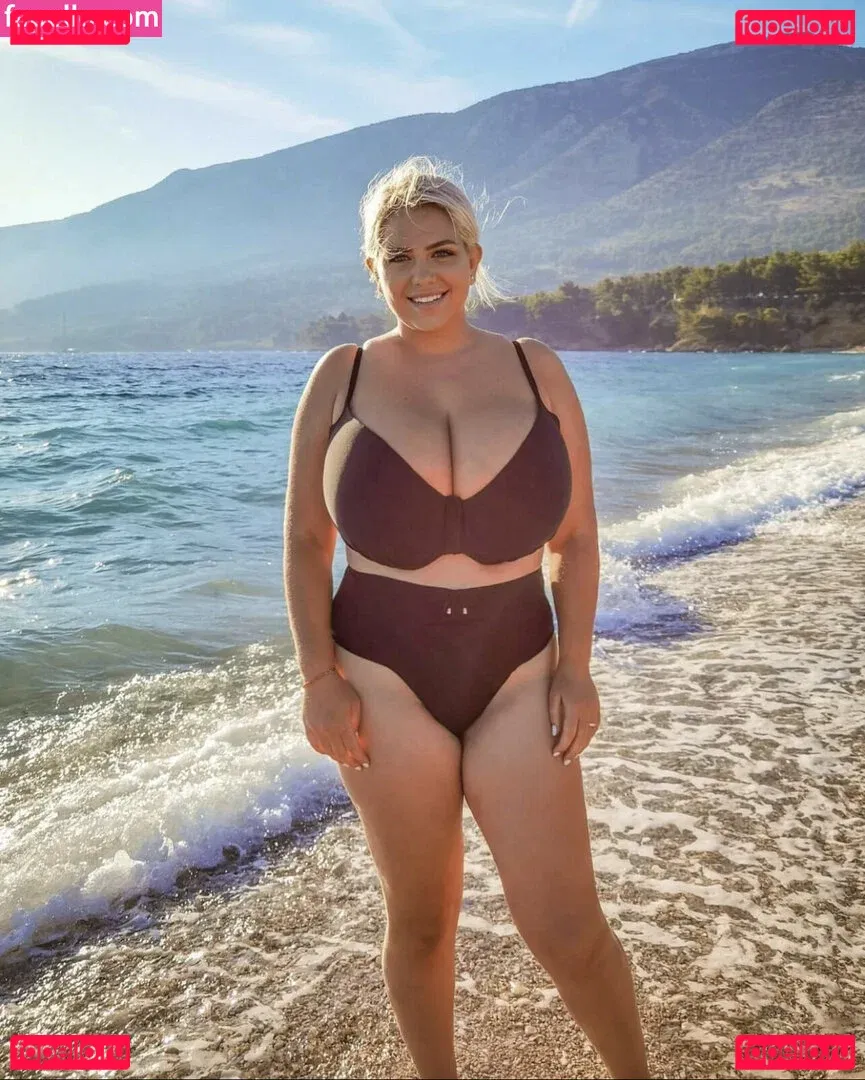 NinaPhoenix Onlyfans Photo Gallery 