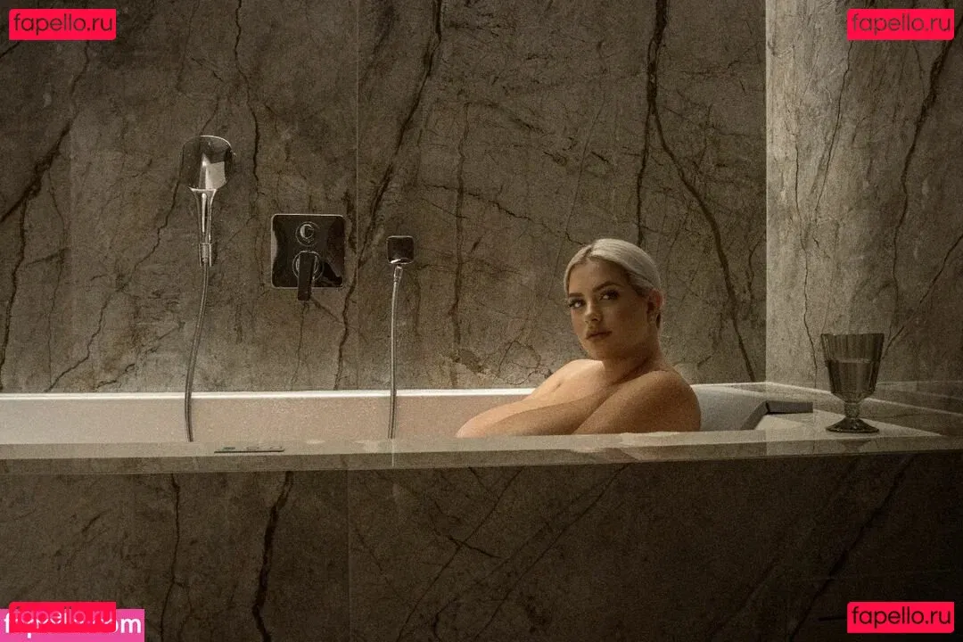 NinaPhoenix Onlyfans Photo Gallery 