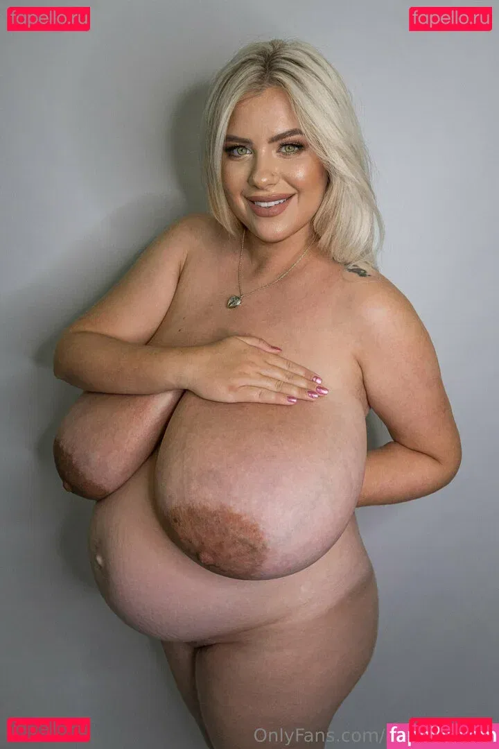 NinaPhoenix Onlyfans Photo Gallery 