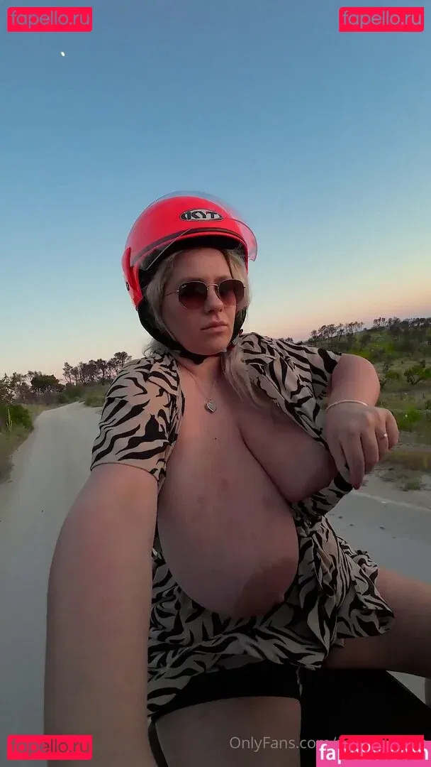 NinaPhoenix Onlyfans Photo Gallery 