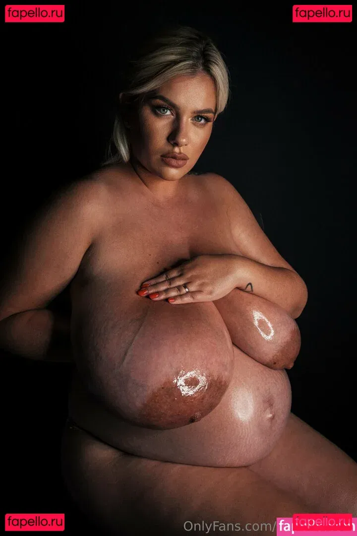 NinaPhoenix Onlyfans Photo Gallery 