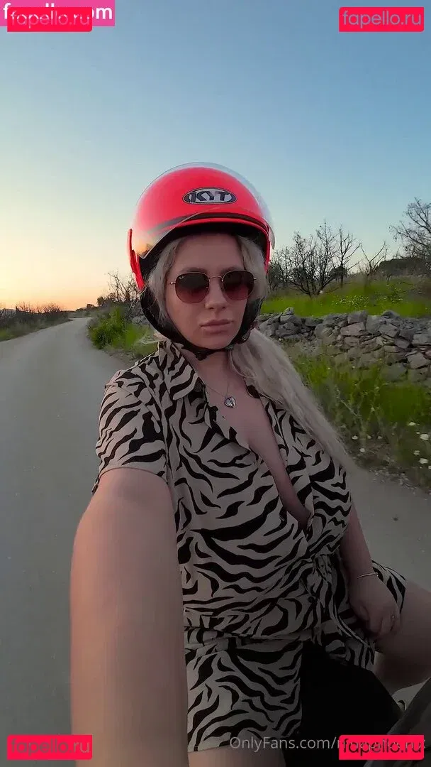 NinaPhoenix Onlyfans Photo Gallery 