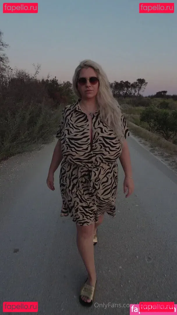 NinaPhoenix Onlyfans Photo Gallery 