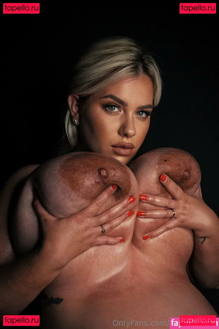 NinaPhoenix Onlyfans Photo Gallery 