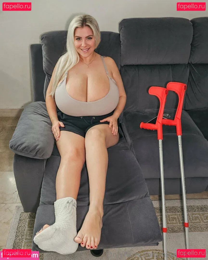 NinaPhoenix Onlyfans Photo Gallery 