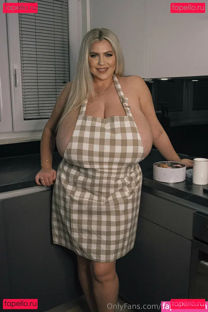 NinaPhoenix Onlyfans Photo Gallery 