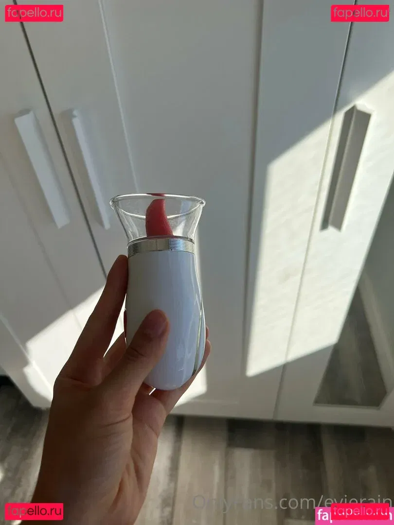 evierain Onlyfans Photo Gallery 