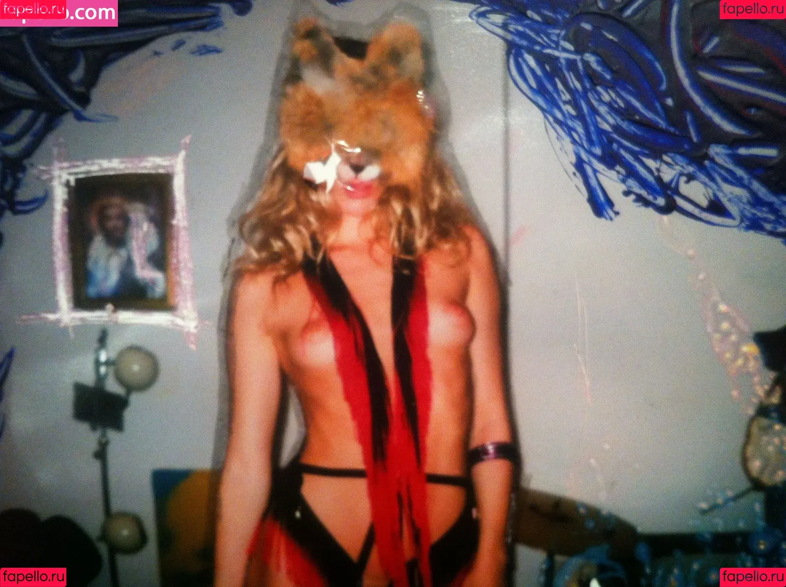 Suki Waterhouse Onlyfans Photo Gallery 