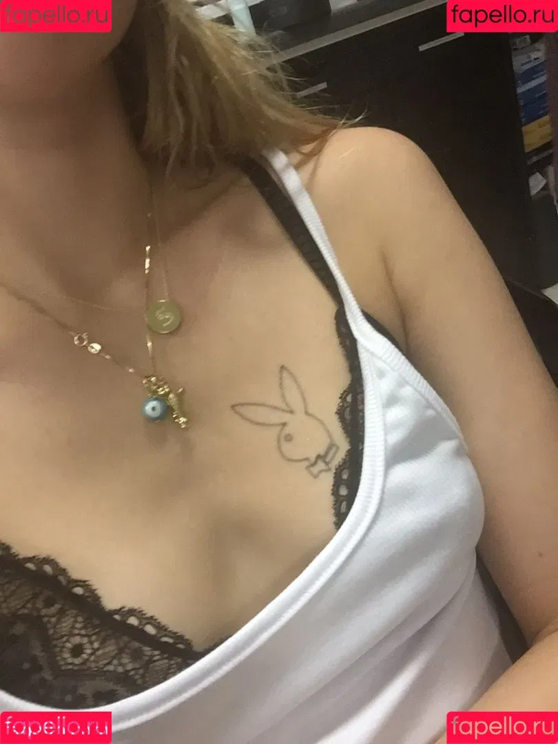 Suki Waterhouse Onlyfans Photo Gallery 