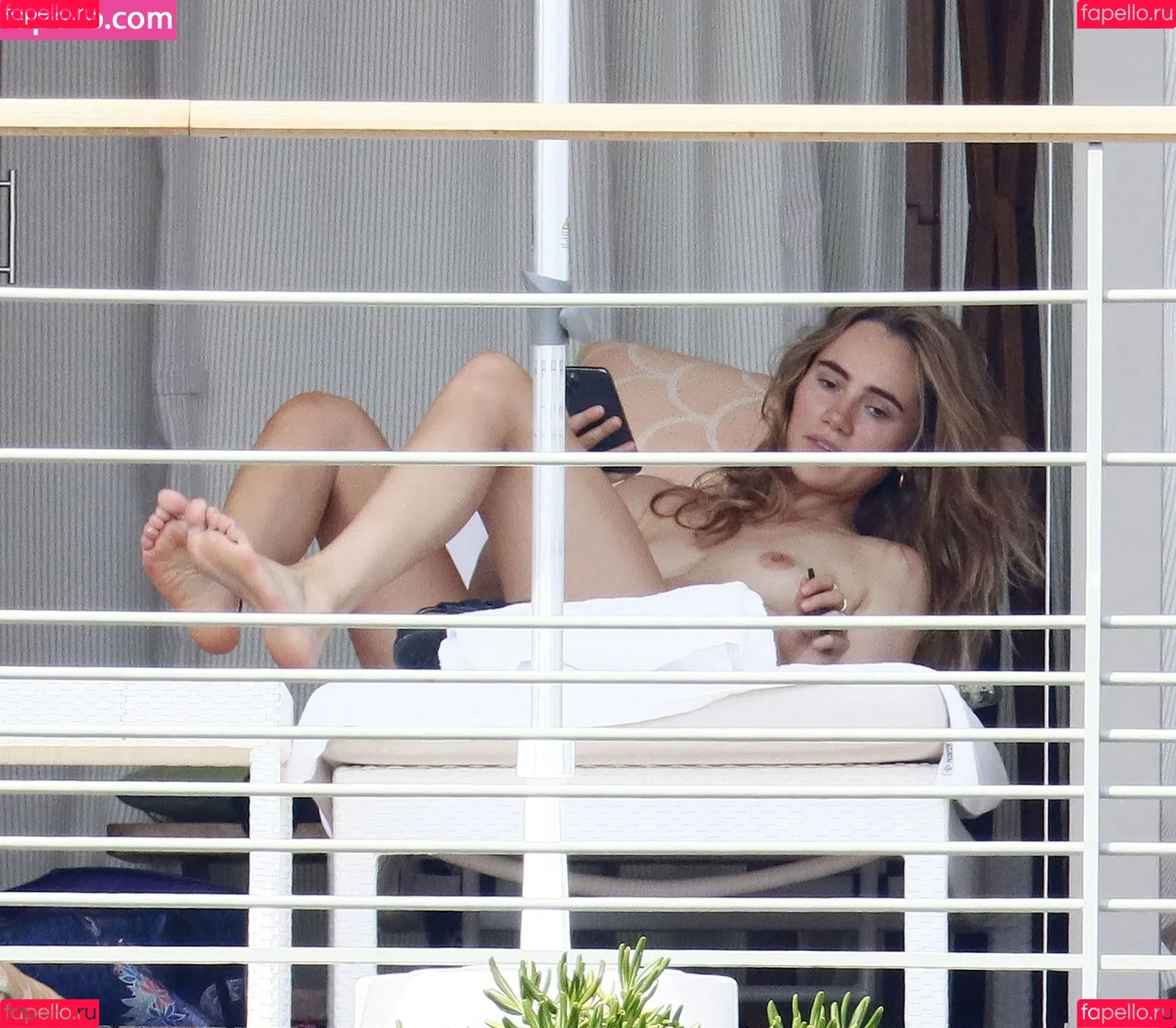 Suki Waterhouse Onlyfans Photo Gallery 