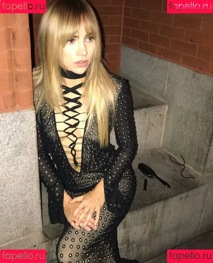 Suki Waterhouse Onlyfans Photo Gallery 