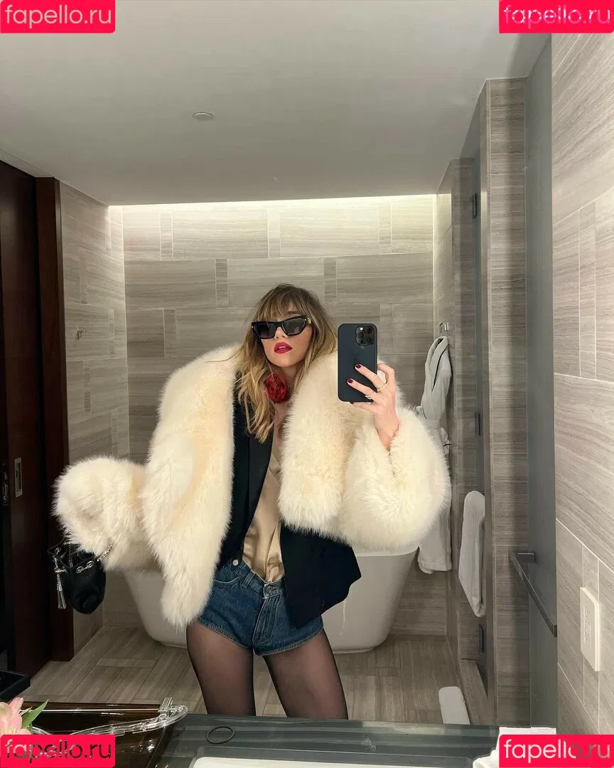 Suki Waterhouse Onlyfans Photo Gallery 