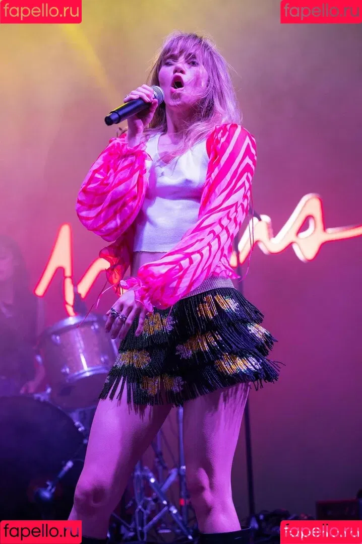 Suki Waterhouse Onlyfans Photo Gallery 