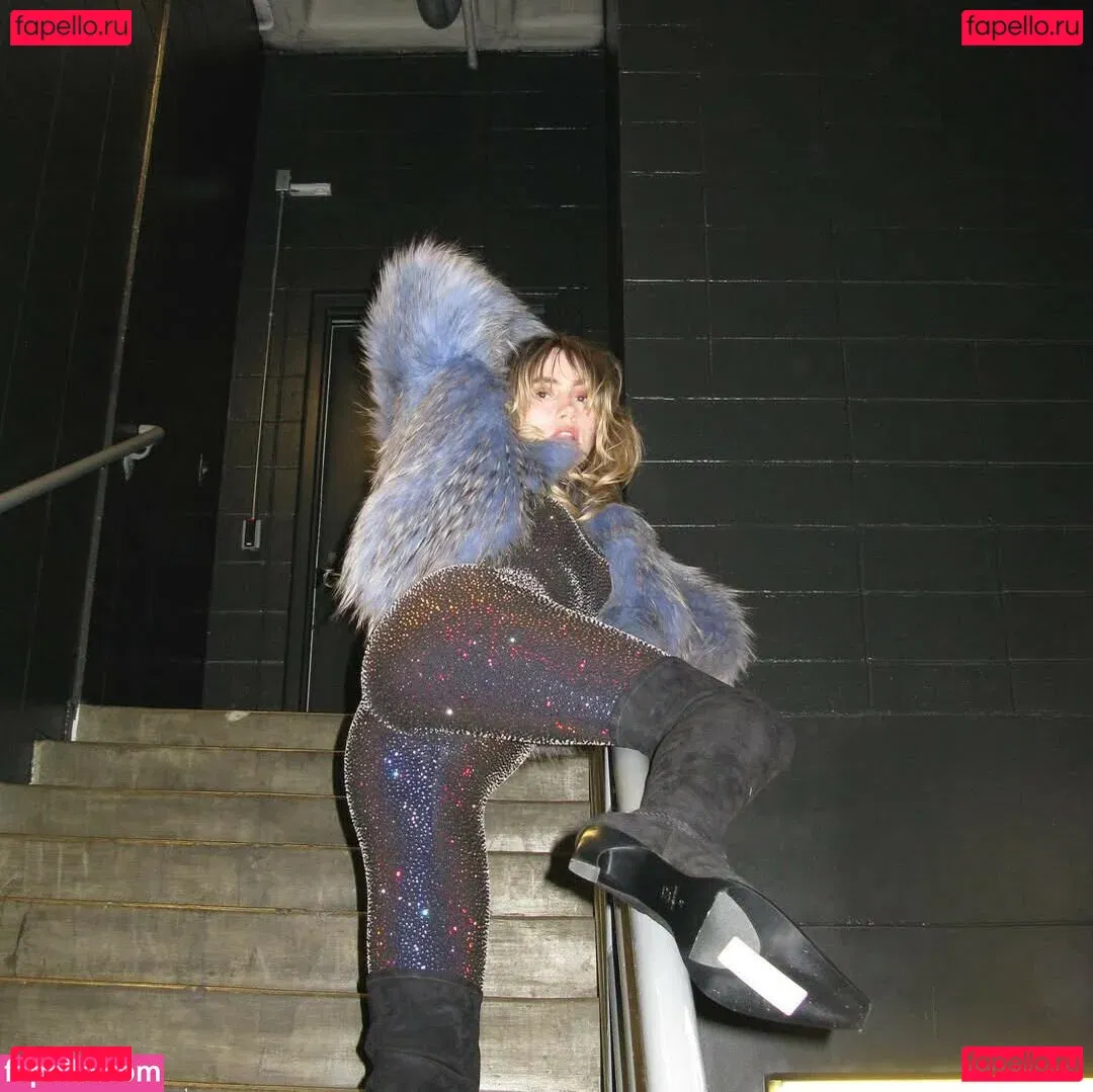 Suki Waterhouse Onlyfans Photo Gallery 